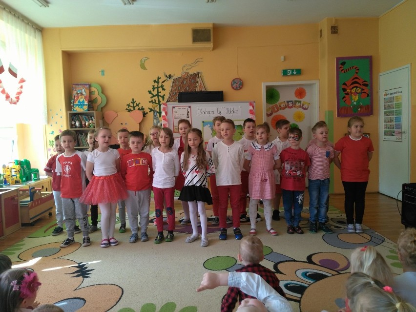 Przegląd Piosenki Patriotycznej „Kocham Cię Polsko” w Tęczowym Przedszkolu 