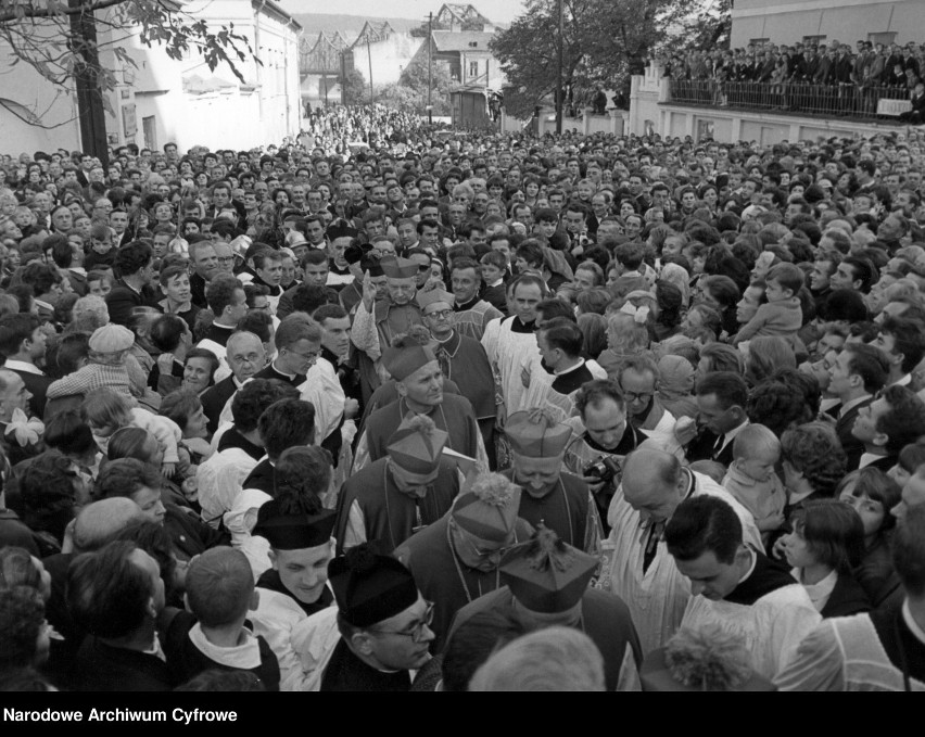 Chrzest Polski - 1056 rocznica. Tak wyglądały obchody Tysiąclecia we Włocławku [archiwalne zdjęcia - 14 kwietnia 2022]