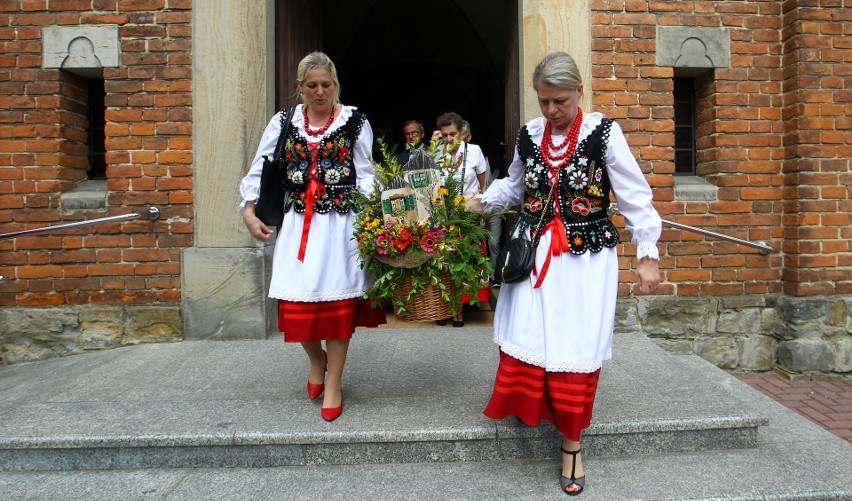 Wielka, kolorowa parada kwiatowa w Albigowej koło Łańcuta [ZDJĘCIA]