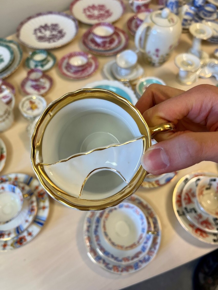 Jak wygląda filiżanka dla wąsacza? Unikatowy zbiór porcelany trafił do Muzeum Śląskiego w Goerlitz koło Zgorzelca