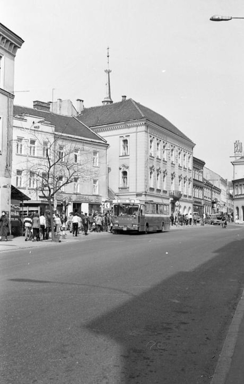 Tarnów w latach 80-tych na archiwalnych zdjęciach. Tak wyglądało miasto u schyłku PRL-u, kiedy było jeszcze stolicą województwa!