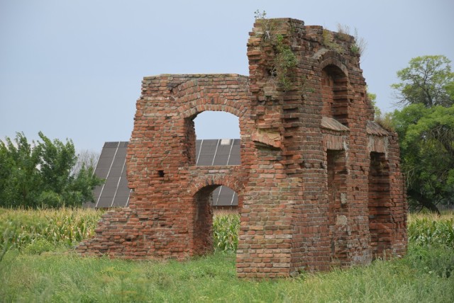 Ruiny pałacu Opalińskich w Radlinie
