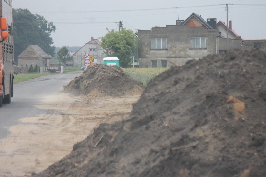 Trwa budowa ścieżki pieszo-rowerowej Smolice-Raszewy-Pasierby [ZDJĘCIA]              