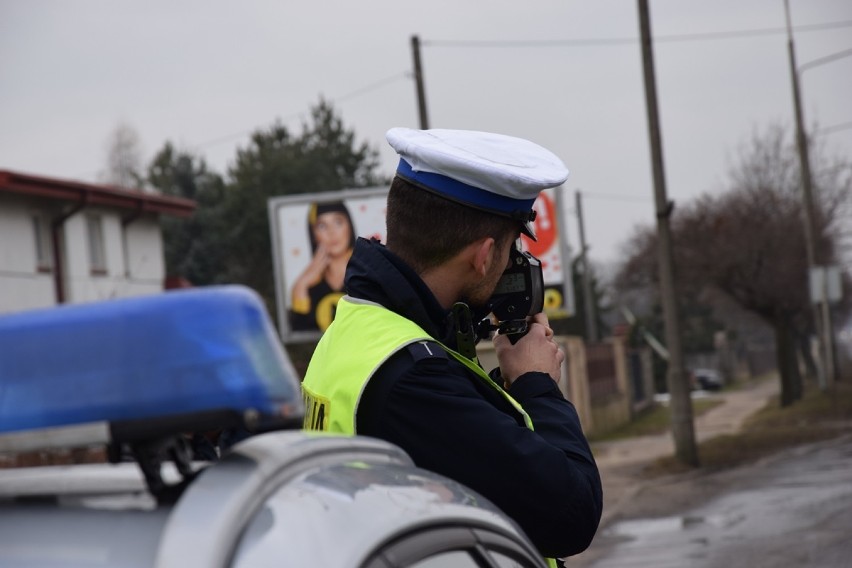 Akcja "Prędkość" policji  w Zduńskiej Woli. Kilkudziesięciu zatrzymanych kierowców