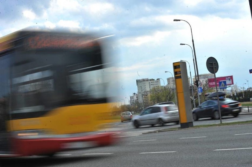 6.  Swoją skuteczność zwiększył za to fotoradar znajdujący...