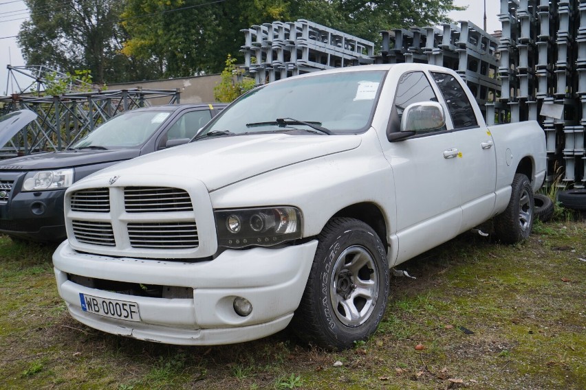 Dodge RAM 4.7, rocznik 2004, cena wywoławcza 19 500 zł....