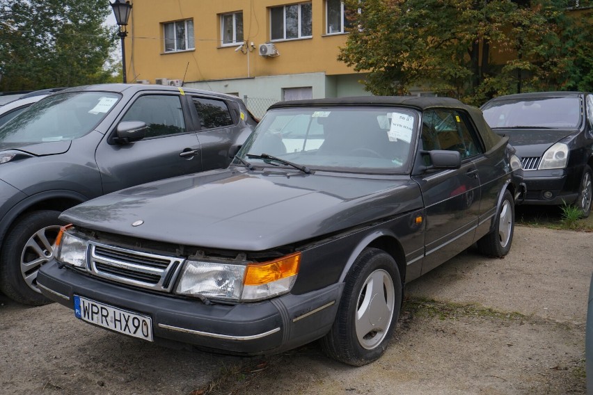 Prawdziwa gratka. Oldschoolowy Saab 900 z 1990 roku. Cena...