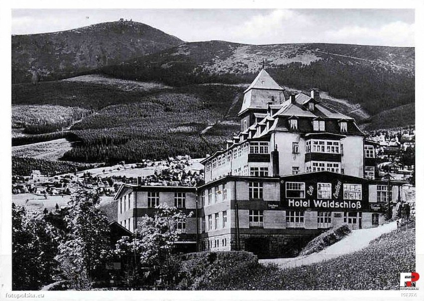 To niemiecki Karpacz w latach 40-tych. Zobacz jak wyglądał kiedyś Krummhübel, jego mieszkańcy i okupanci 