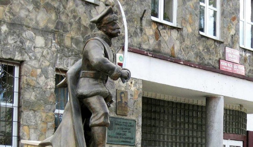 Pomnik generała Mariana Langiewicza w Wąchocku