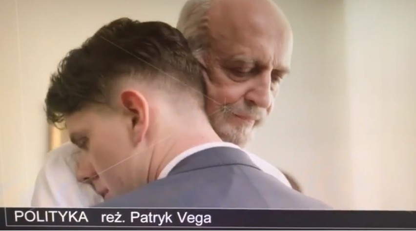 "Polityka". Patryk Vega sugeruje gejowską relację Macierewicza i Misiewicza w swoim nowym filmie?