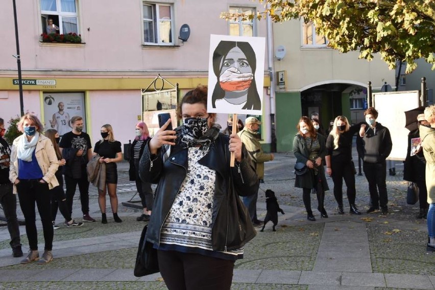 Dziś kolejna zbiórka podpisów pod akcją Oleśnickiego Strajku Kobiet 
