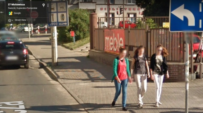 Oto mieszkańcy przyłapani przez Google Street View na ulicach Świecia. Zobacz nowe zdjęcia!