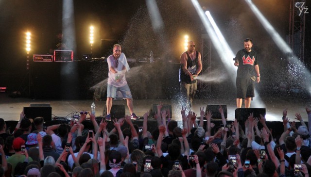Podczas koncertu "Piasty na Hip-Hop'ie" na scenie na campusie UO wystąpili: Tede, Sobota, Donguralesko i Kękę.