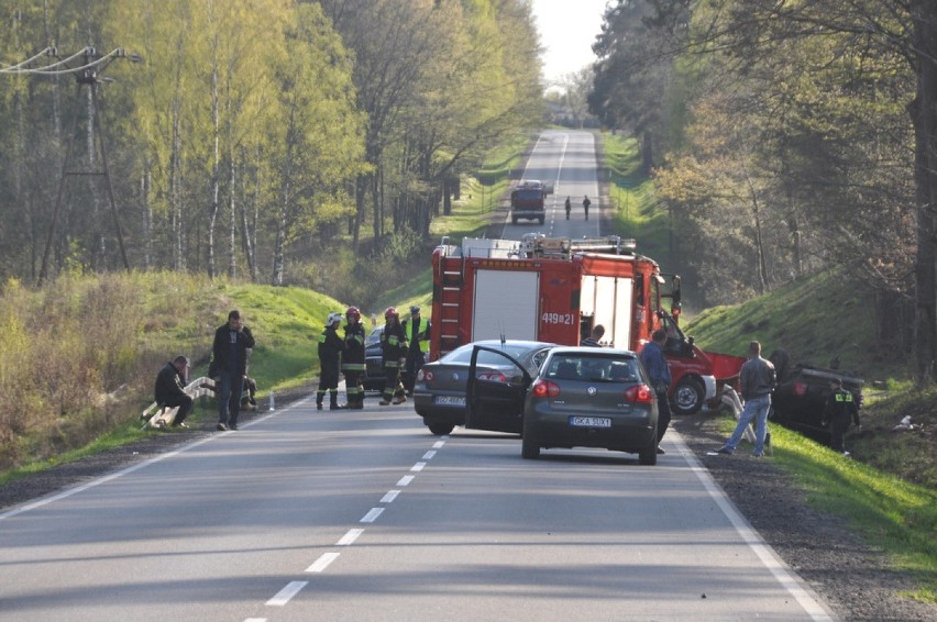 Wypadek w Hopowie (koło Egiertowa) na drodze krajowej nr 20,...