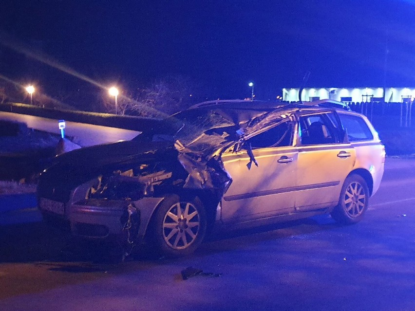 Wypadek miejscowości Ośno, 12 stycznia. Zderzenie samochodu...