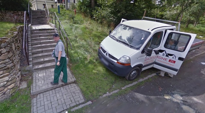 Uwielbiany  Świeradów- Zdrój na celowniku. Kamera Google Street View zarejestrowała tłumy turystów na deptaku