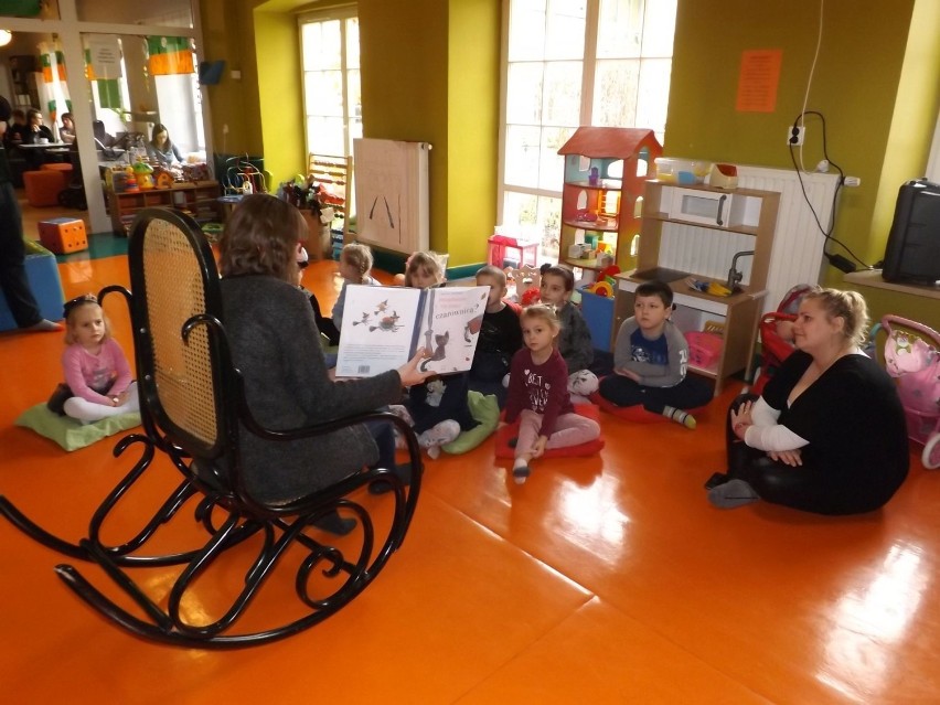Całe Muzeum Zabawek i Zabawy w Kielcach czyta dzieciom!