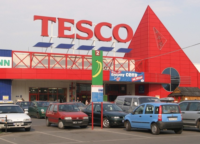 Tesco
Sylwester, 31 grudnia: od 7:00 do 18:00