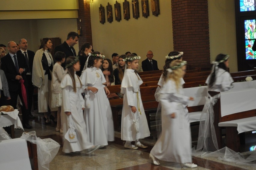 Dzieci z parafii pw. bł. Michała Kozala przystąpiły do...