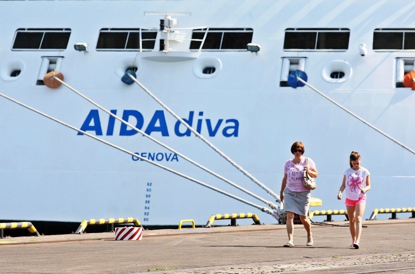 Wycieczkowiec AIDAdiva w Gdyni
