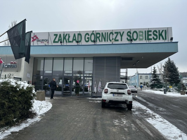 Sekcje zwłok górników zmarłych w wyniku wypadku na kopalni w Jaworznie przeprowadzono w piątek 1 grudnia. Autopsje wykonali dwaj lekarze medycyny sądowej we współpracy z dwoma prokuratorami oraz technikami kryminalistyki z Komendy Wojewódzkiej Policji w Katowicach.