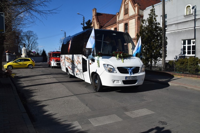 Śrem: wierni modlili się za oddalenie koronawirusa, duchowny...