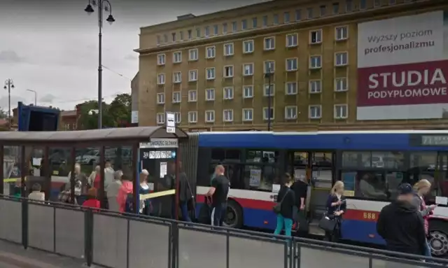 Bydgoszcz fotografowana była już kilka razy na przestrzeni lat, dlatego można zobaczyć zamiany jakie zaszły na ulicach naszego miasta. 

Zobaczcie, kto został przyłapany przez kamery Google Street View.
