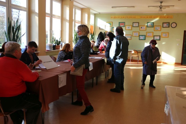 Druga tura wyborów na burmistrza Ciechocinka. Przedterminowe głosowanie spowodowane jest śmiercią Leszka Dzierżewicza, od 25 lat burmistrz uzdrowiska.