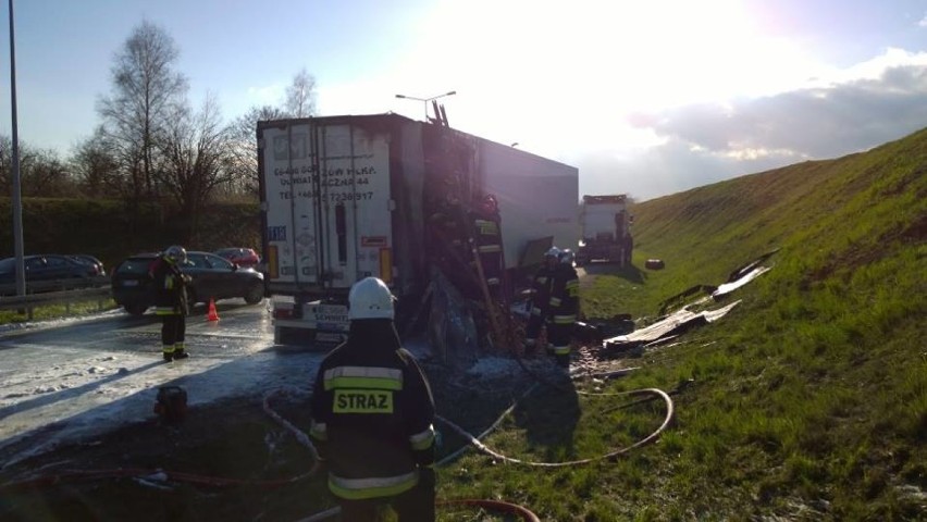 Pożar ciężarówki na autostradzie A4