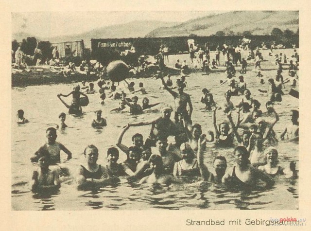 Lata 1932-1933 
Na kąpielisku  w Cieplicach. 