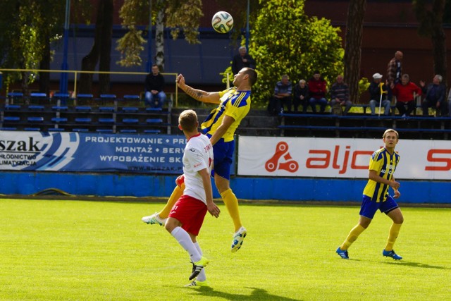 W sobotnim meczu 8. kolejki IV ligi, Unia/Drobex Solec Kujawski przegrała na własnym boisku ze Startem Warlubie 0:2 (0:0). Gole dla warlubian strzelili Paweł Klimek i Jakub Binerowski.