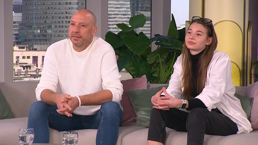 "Dzień Dobry TVN". 13-letnia córka Agaty Mróz opowiedziała o hejcie po śmierci mamy. Ogromna podłość Internautów!