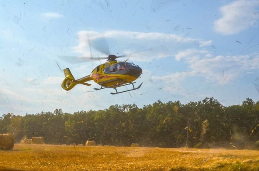  Z REGIONU. W Trzebowej samochód wypadł z drogi. Interweniował helikopter LPR ZDJĘCIA