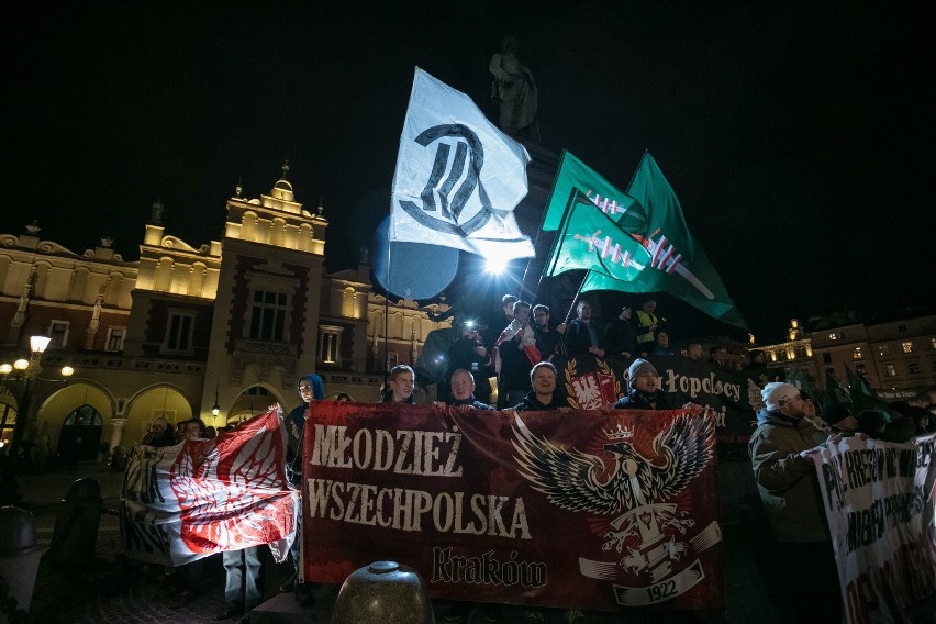 Kraków. Protestowali przeciw islamskim imigrantom [ZDJĘCIA, WIDEO]