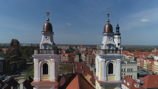 Wieże kościoła Bożego Ciała na starówce