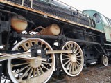 Odsunięta na boczny tor lokomotywa w Tarnowie skończyła 70 lat.  Zabytkowy parowóz mógłby być dużą atrakcją, gdyby stanął przy dworcu PKP