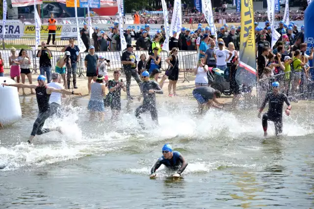 Triathlon to widowiskowa rywalizacja, którą po raz pierwszy będą przeżywać mieszkańcy Cekcyna