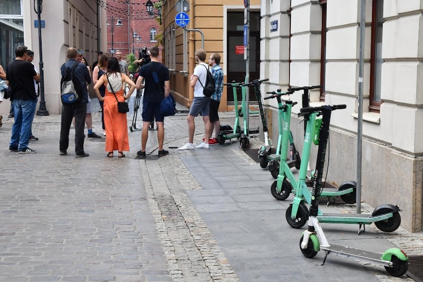 Społecznicy pokazali jak nie parkować i zaapelowali o zmiany...