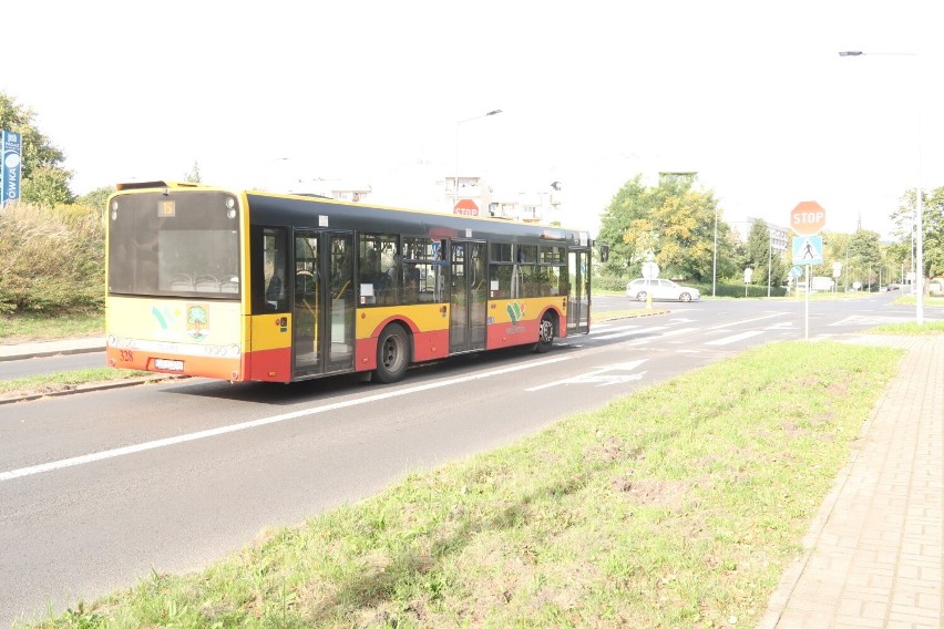 Niebezpieczne skrzyżowanie ul. Sikorskiego i Moniuszki w Wałbrzychu zmieni się w rondo. 13 listopada na nim kolejny wypadek