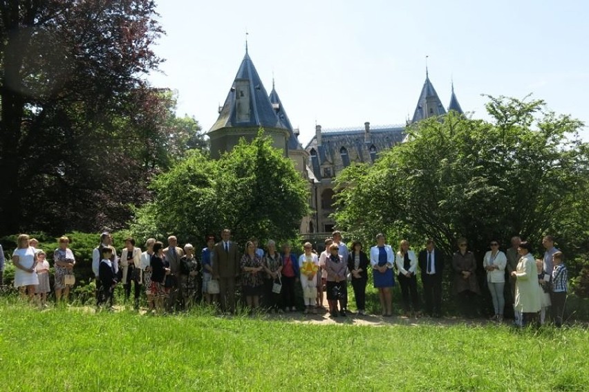 Na pamiątkę 125-lecia Ordynacji Gołuchowskiej posadzili przy zamku drzewo