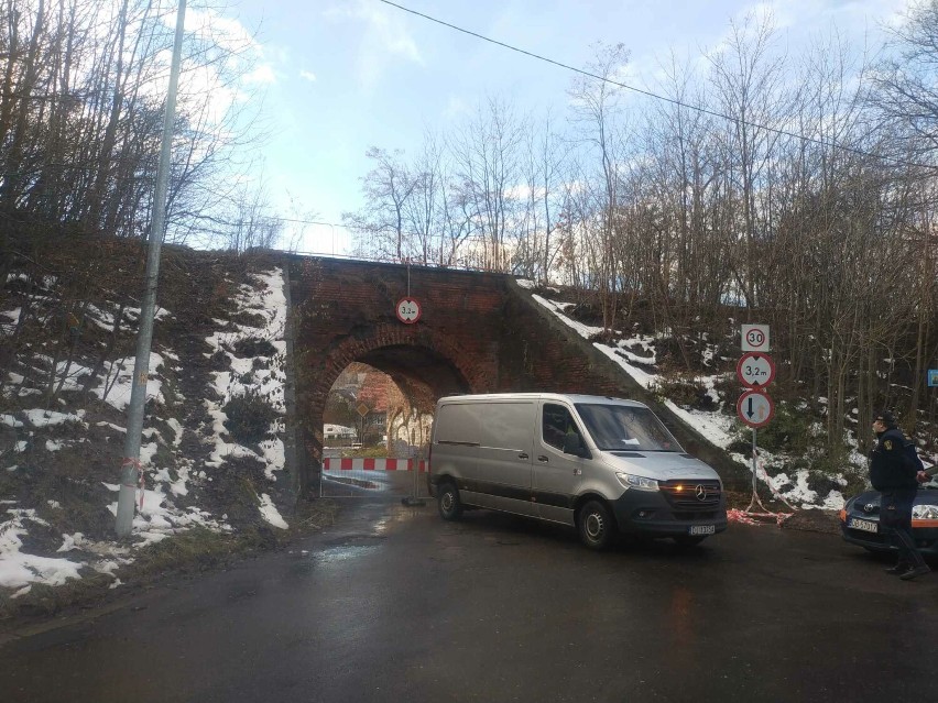 Zamknięty wiadukt nad ul. Baczyńskiego