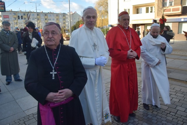 Gorzowski Orszak Trzech Króli zgromadził w tym roku kilkaset osób.