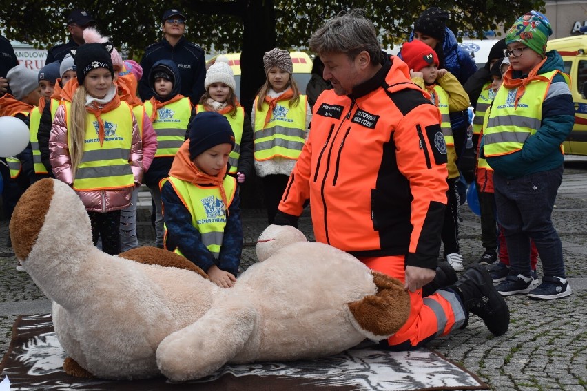 Tysiące osób w wielkiej akcji ratowania życia w Pleszewie. Wszystko w ramach Światowego Dnia Przywracania Czynności Serca