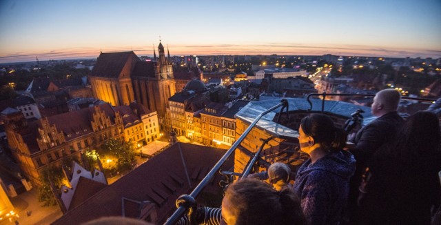 Toruń: Nocne zwiedzanie wieży ratuszowej. Co za widoki! [ZDJĘCIA]