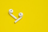 Słuchawki AirPods na Black Friday 2023. Sprawdź, jaki jest wybór