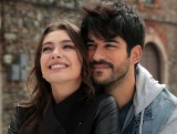 Tureckie seriale. Gwiazdy serialu "Wieczna Miłość" prywatnie. Burak Özçivit, Neslihan Atagül, Kaan Urgancioglu - jacy są na co dzień? 