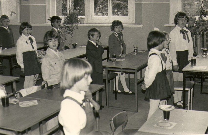 Szkoła Podstawowa nr 7 w Oleśnicy/ zdjęcia z kronik szkolnych