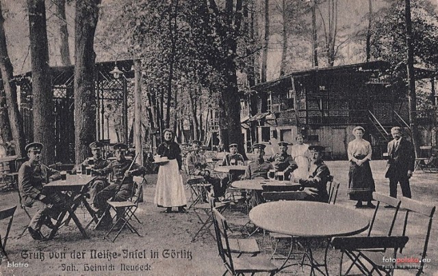 1915 
Restauracja na wyspie.