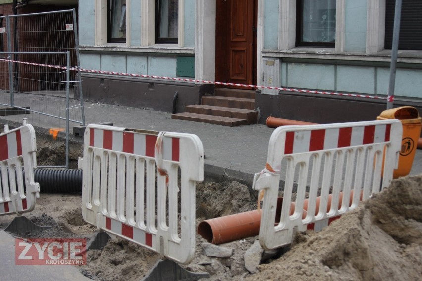 Zmieniamy Wielkopolskę: Odkryty zabytek nie przeszkodzi w realizacji ulicy Mickiewicza w Zdunach ZDJĘCIA
