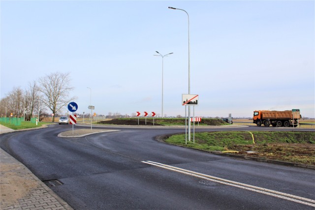 Przy okazji przebudowy drogi krajowej nr 91 w Łęczycy pojawiły się dwa ronda na wlotach do miasta (od strony Łodzi i Gdańska).